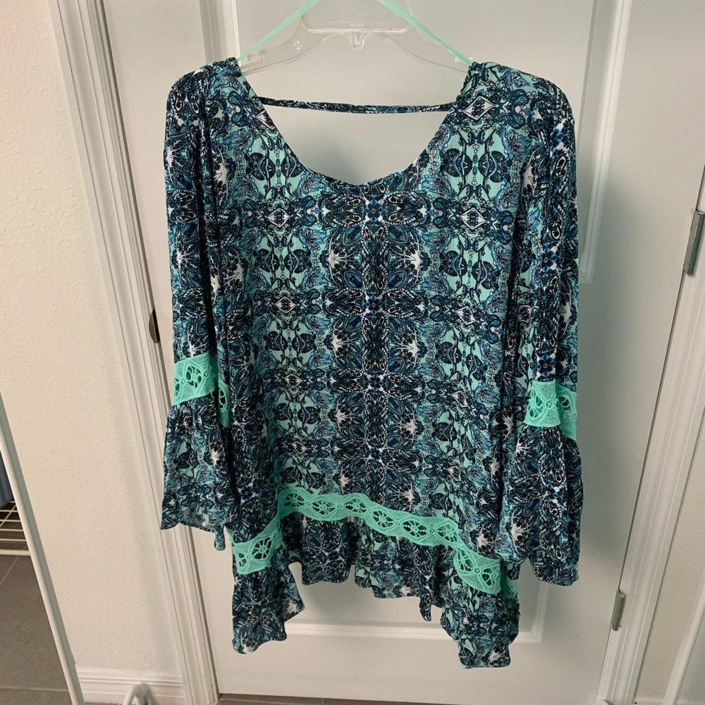 Belle sleeve shirt